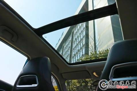 1490244276480688.jpg 全景天窗2